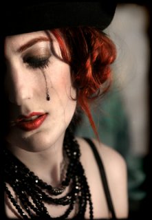 redhead1.jpg (14895 bytes)