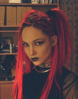 redhead10.jpg (16409 bytes)