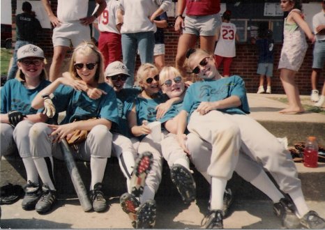 emsoftball2.jpg (46545 bytes)