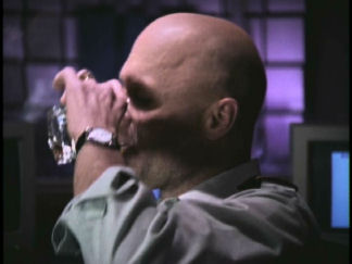 stand20.jpg (13587 bytes)