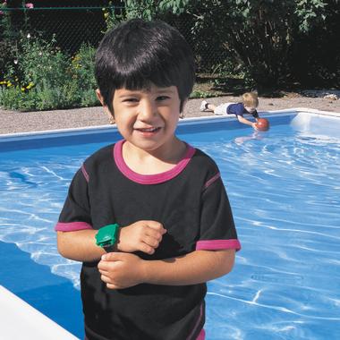 Child wearing Pool Alarm wristband